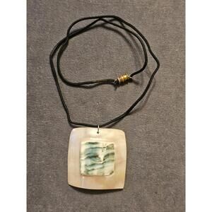 Shell Pendant Necklace